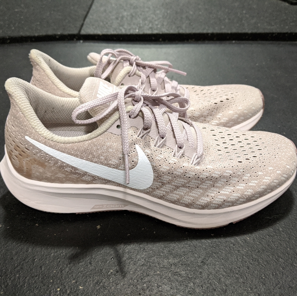 EUC Nike Air Zoom Pegasus 35 - 6.5